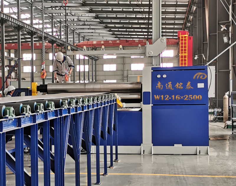 四輥卷板機(jī)廠家說明四輥卷板機(jī)的主要部件有哪些？